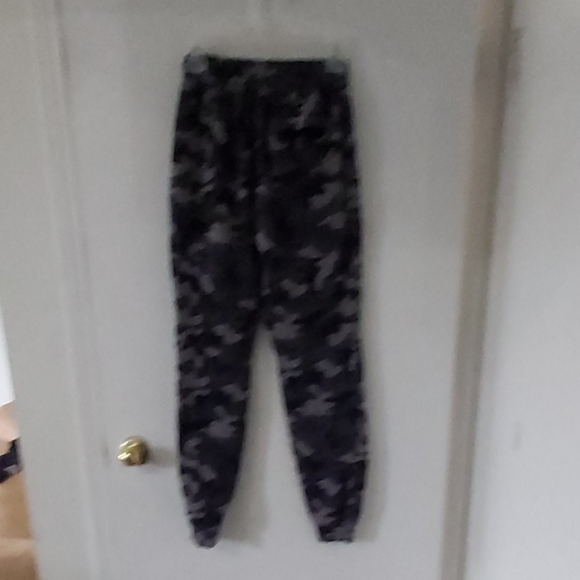 Under armour camo joggers - Picture 6 of 6